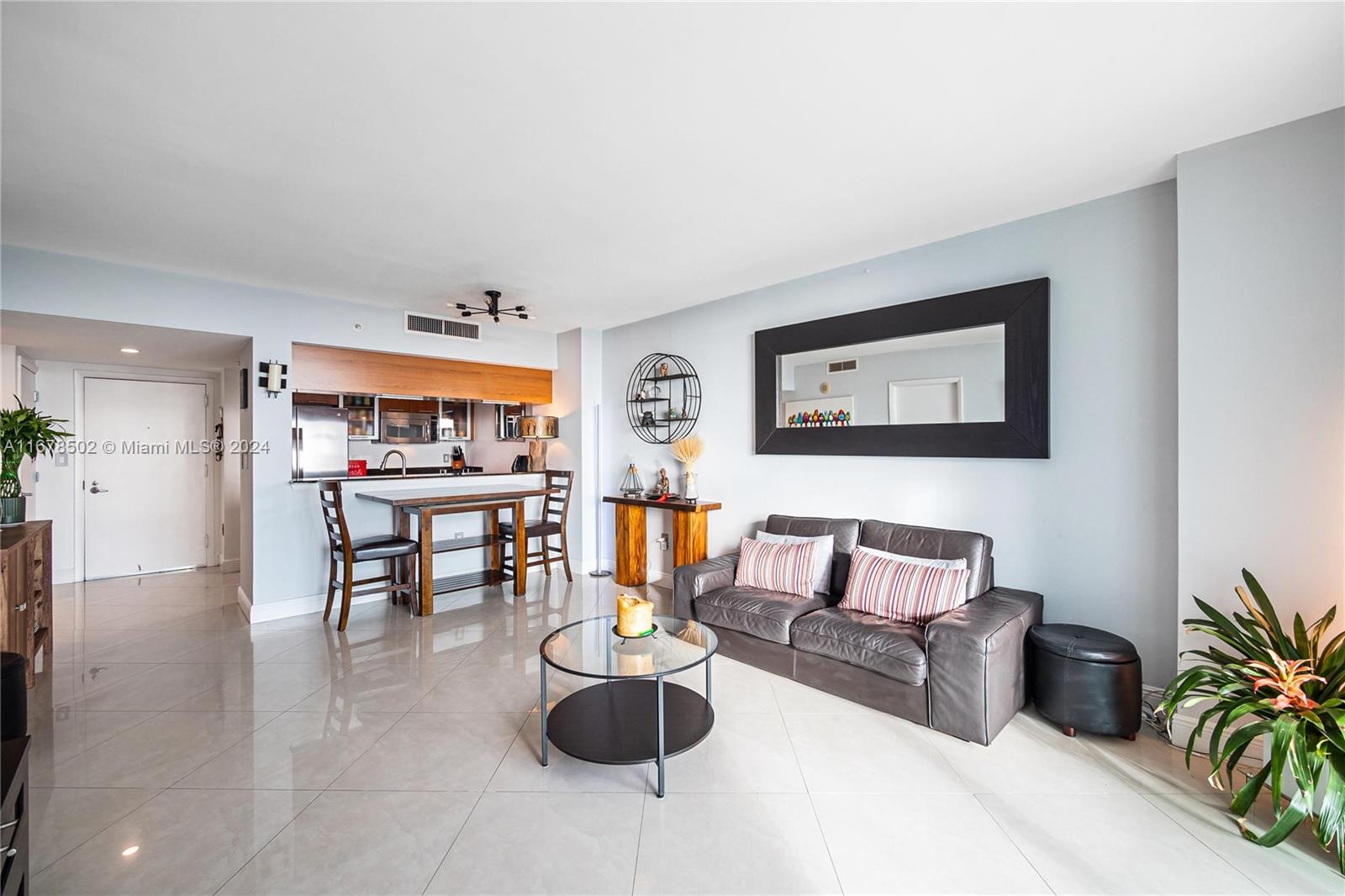1800 CLUB CONDO - Residential
