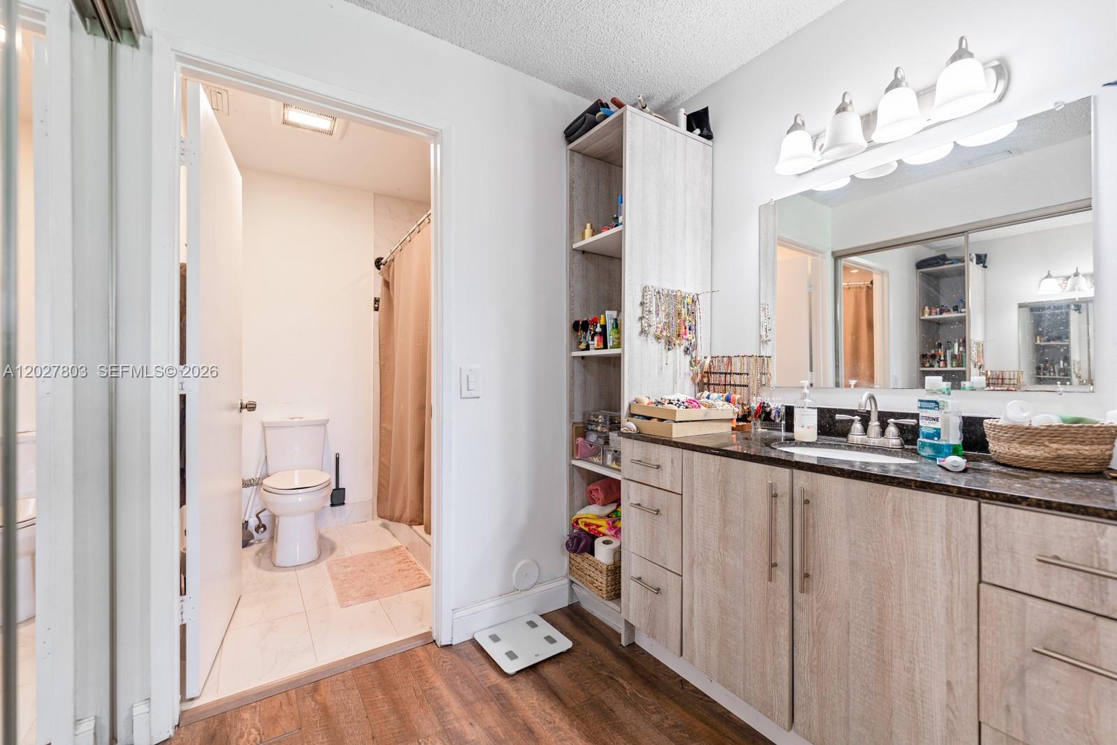 WOODGATE CONDOMINIUM 29 - Residential