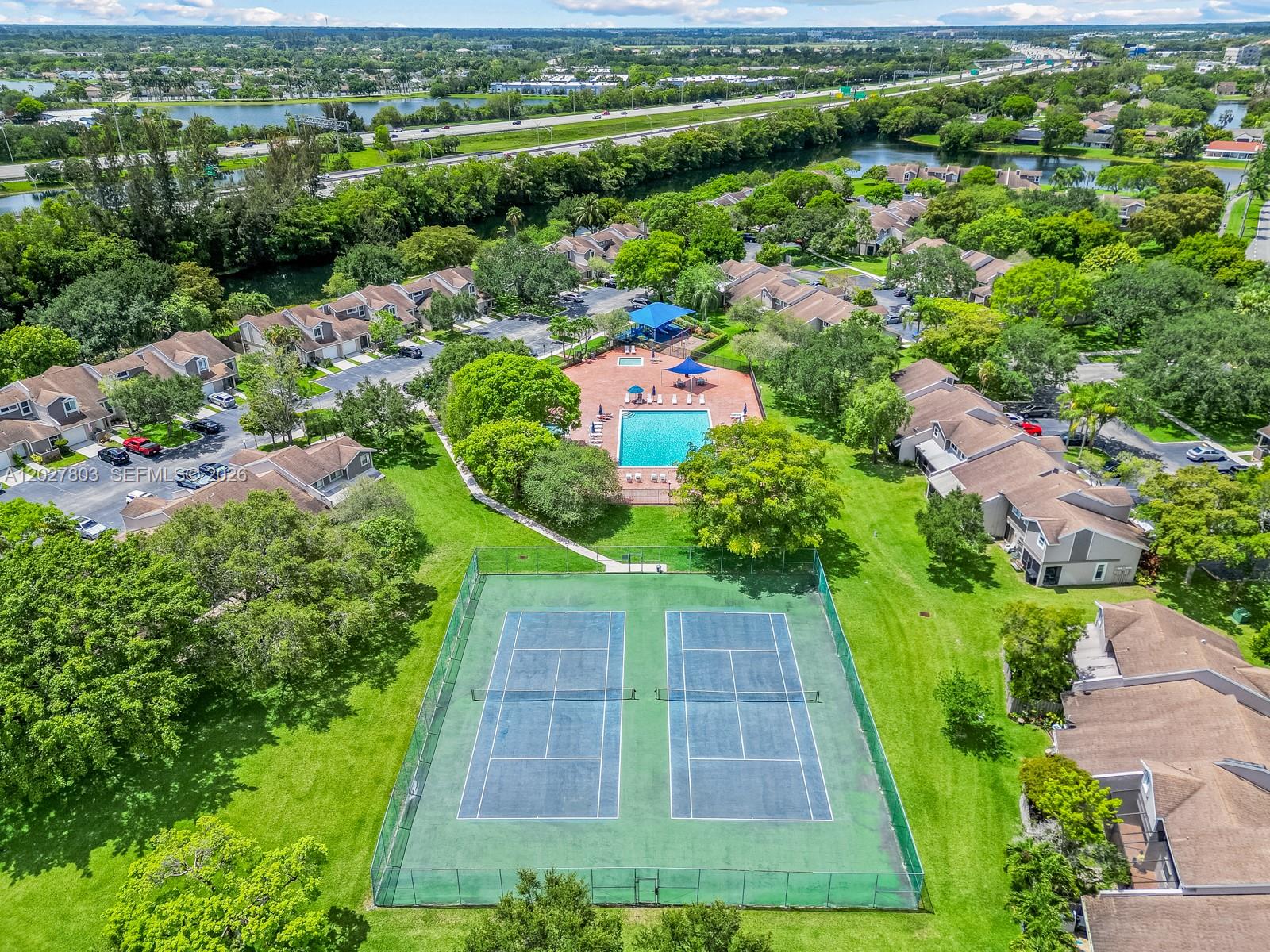 WOODGATE CONDOMINIUM 29 - Residential