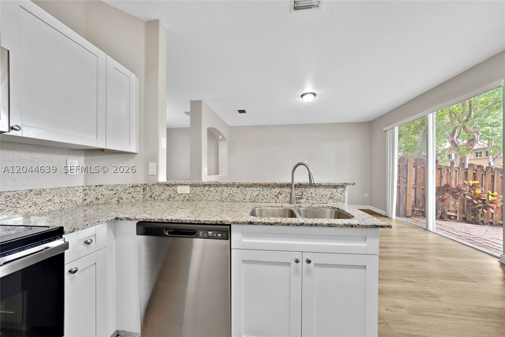 ISLANDS AT DORAL 1ST ADDN - Residential