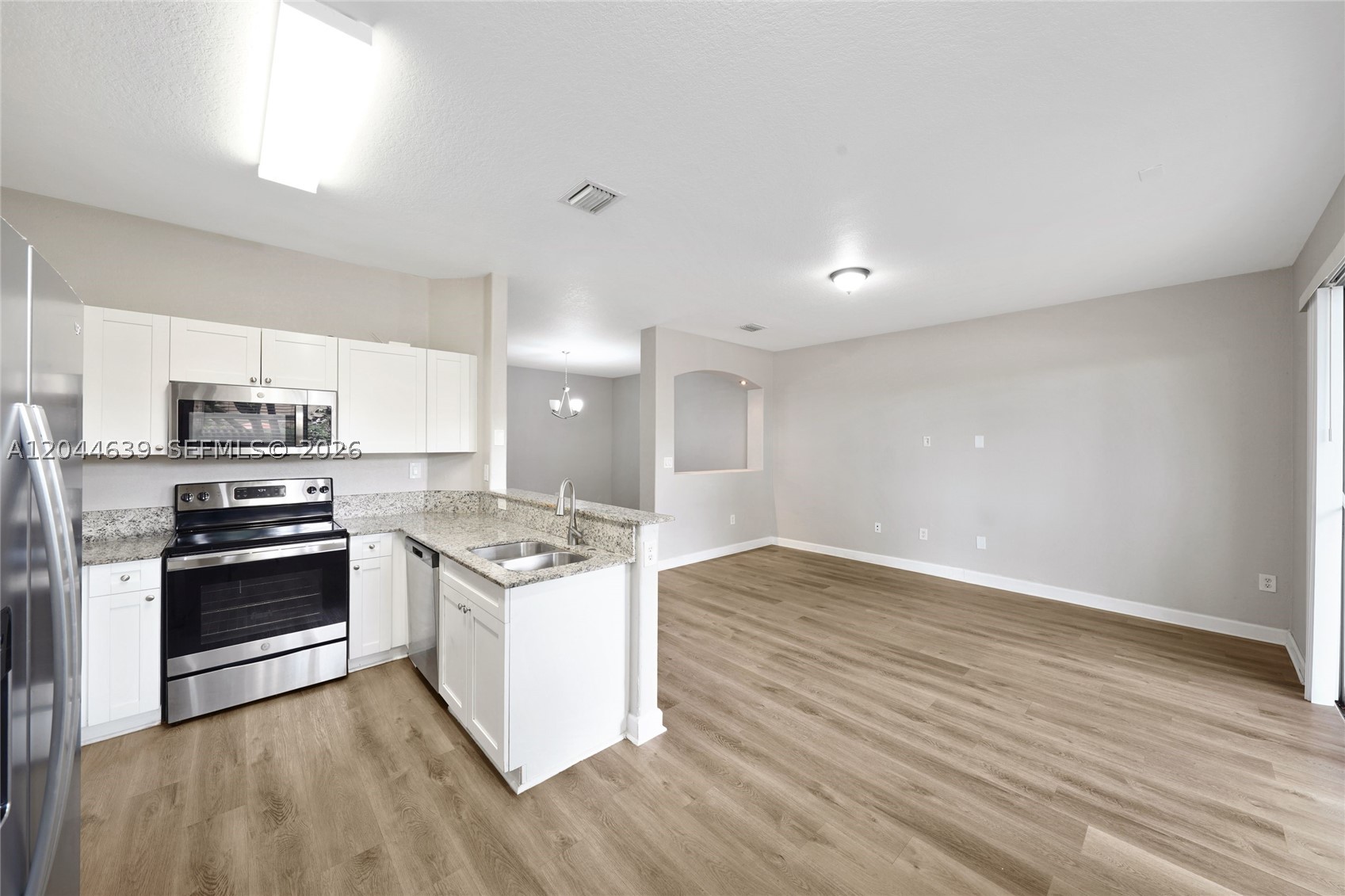 ISLANDS AT DORAL 1ST ADDN - Residential