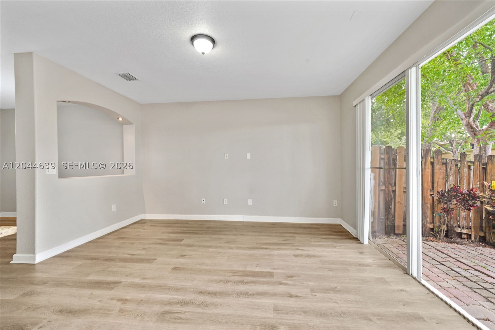 ISLANDS AT DORAL 1ST ADDN - Residential