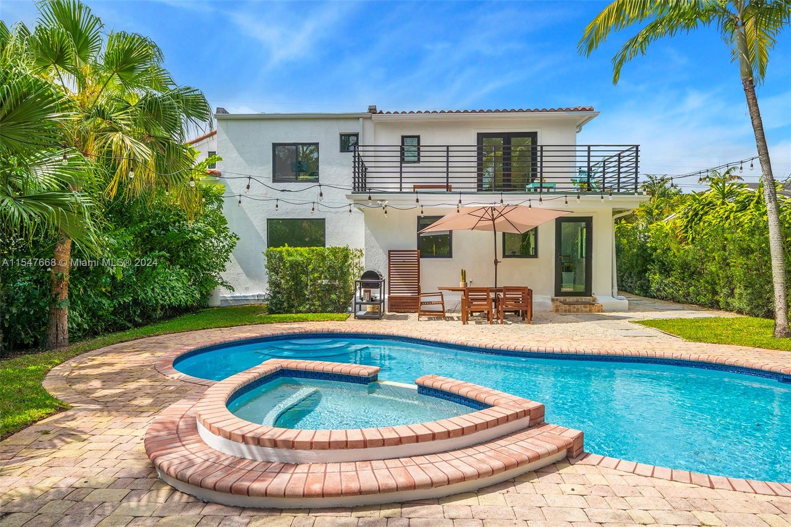 ROYAL PALM VILLAS - Residential