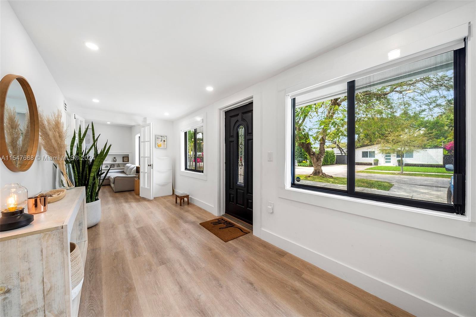 ROYAL PALM VILLAS - Residential
