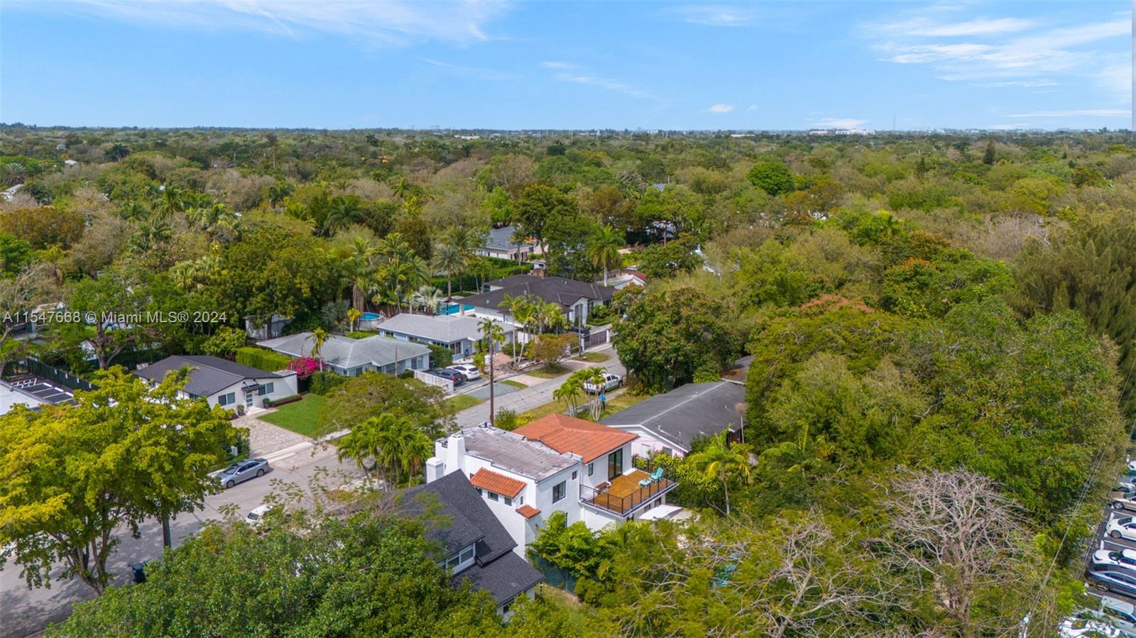 ROYAL PALM VILLAS - Residential