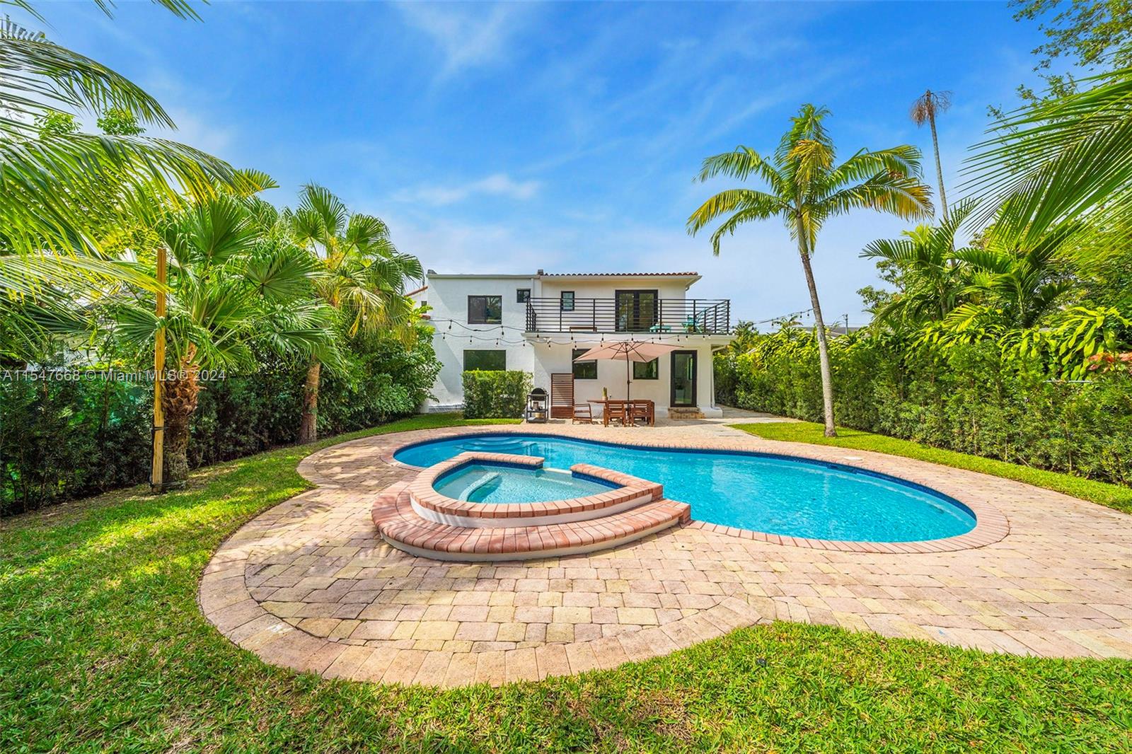 ROYAL PALM VILLAS - Residential