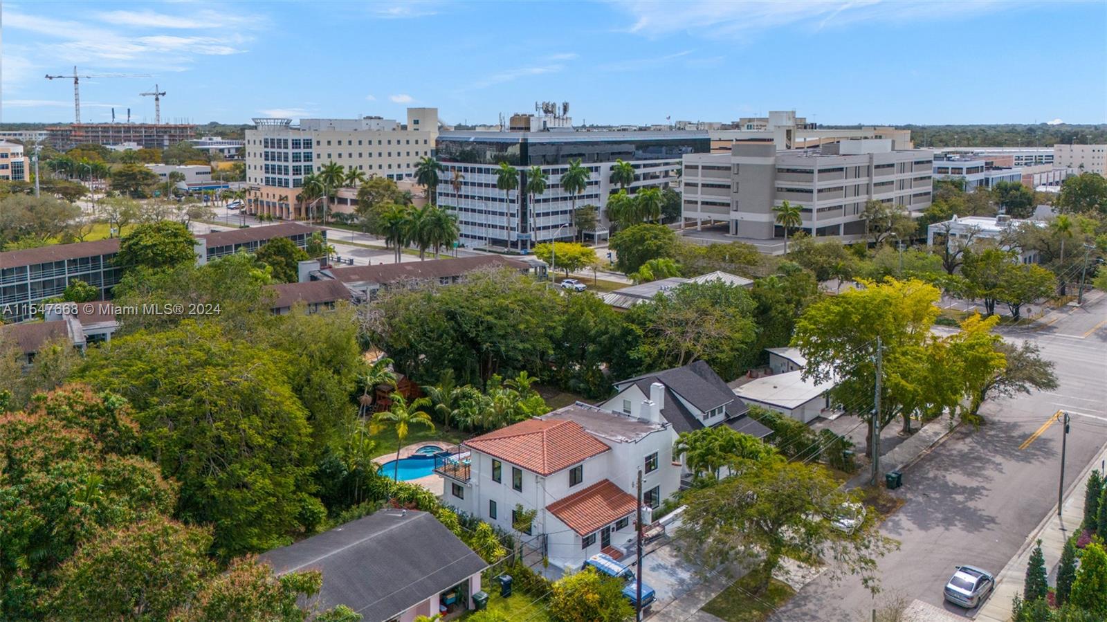 ROYAL PALM VILLAS - Residential
