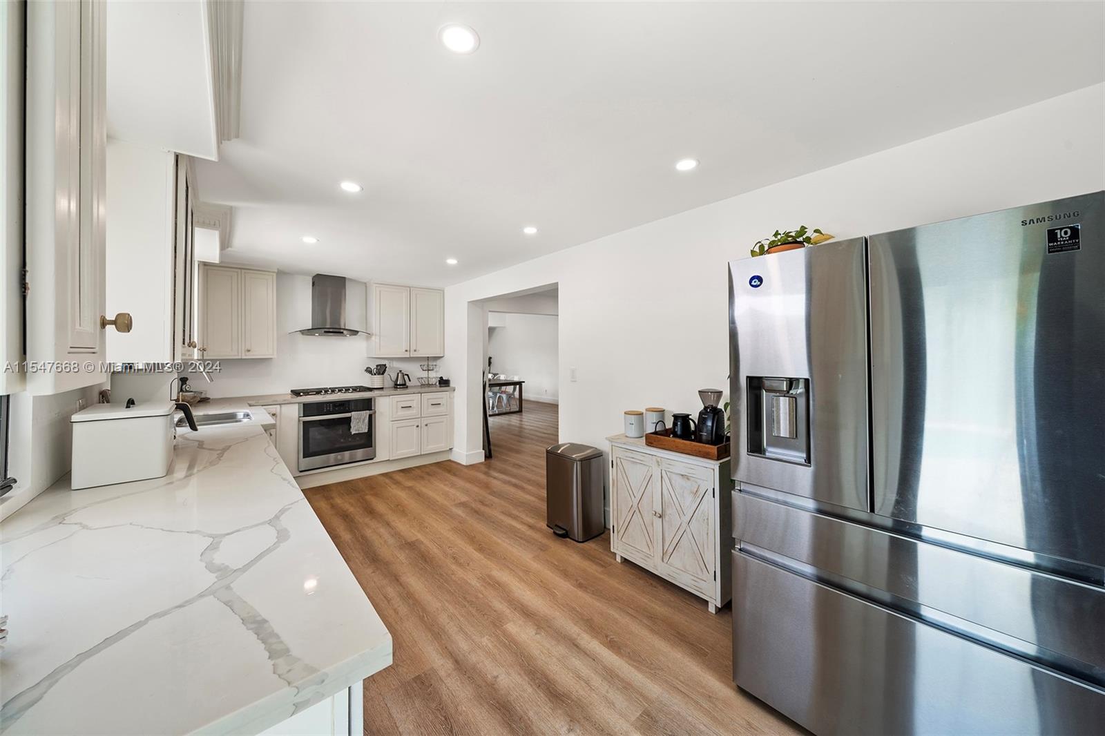 ROYAL PALM VILLAS - Residential