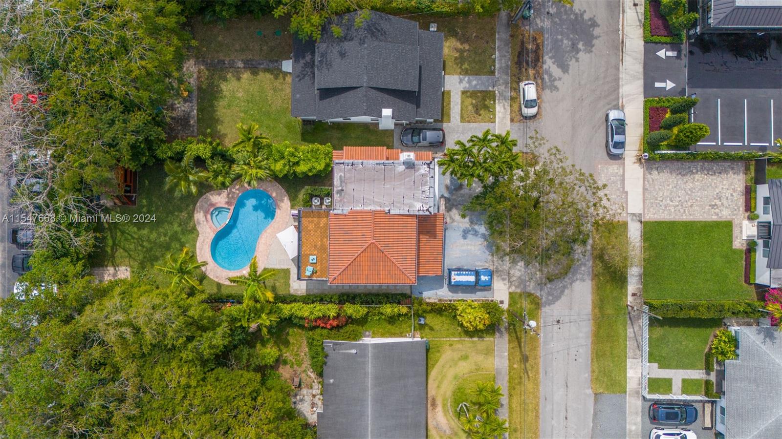 ROYAL PALM VILLAS - Residential