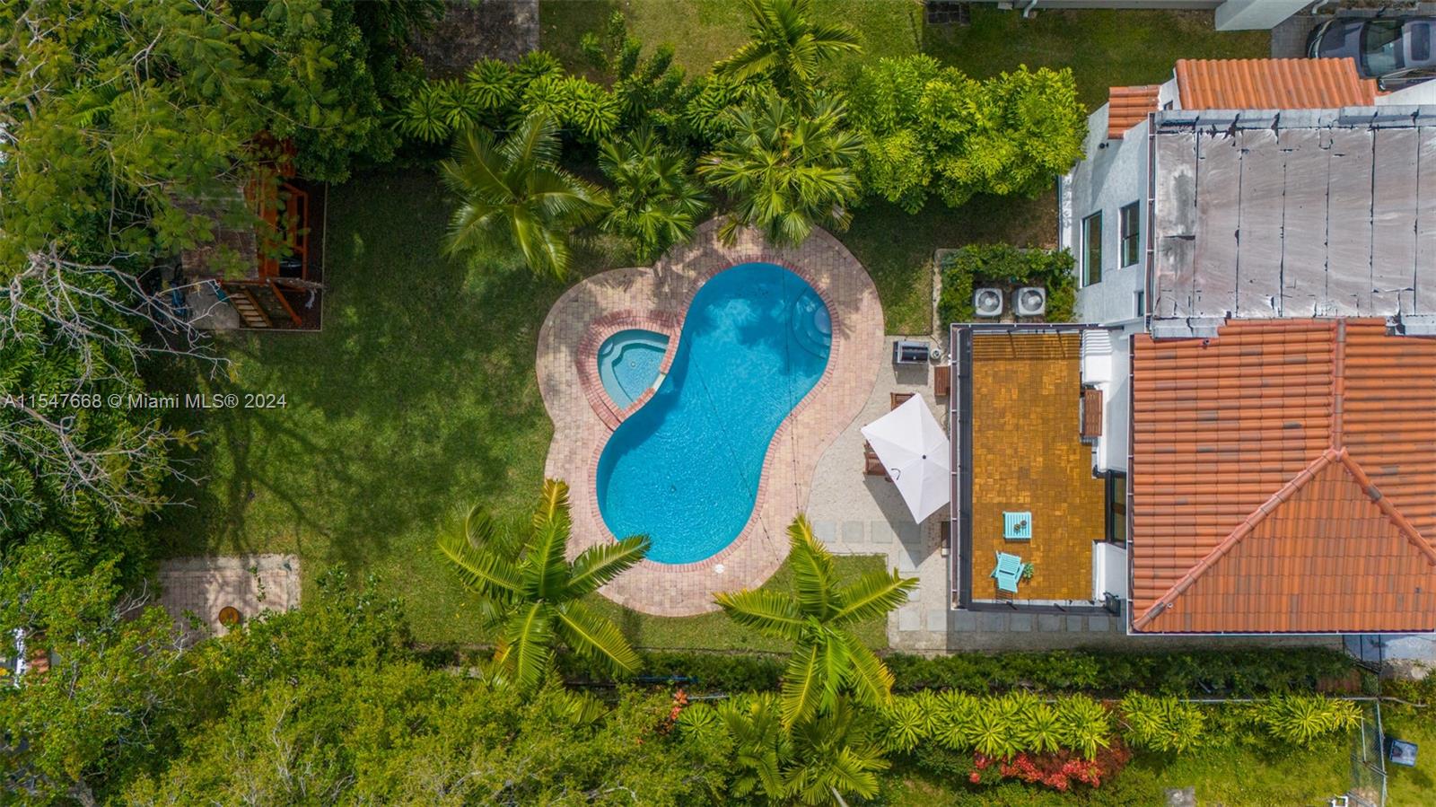 ROYAL PALM VILLAS - Residential