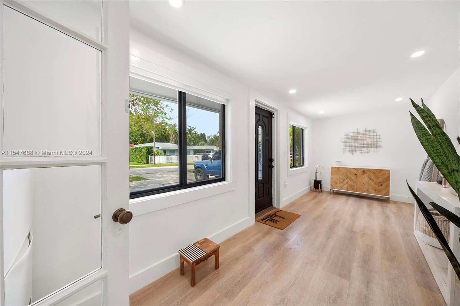 ROYAL PALM VILLAS - Residential