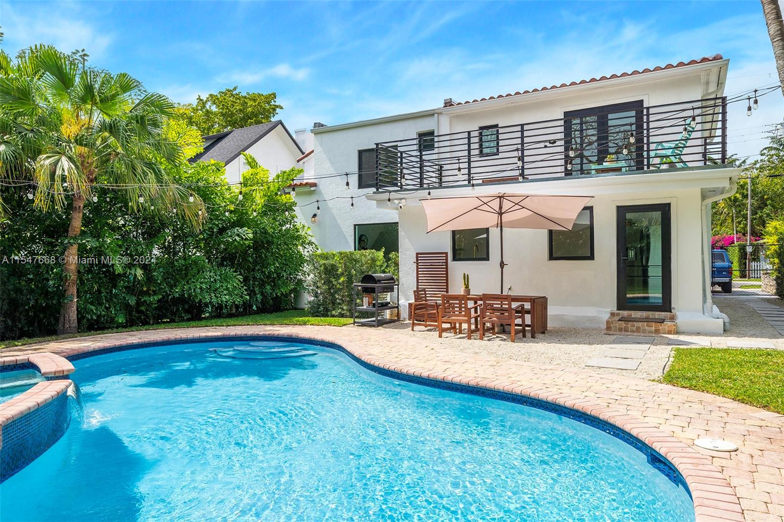 ROYAL PALM VILLAS - Residential