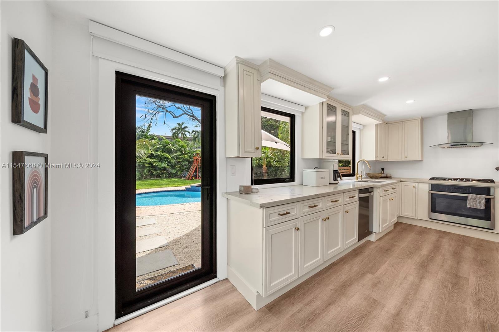 ROYAL PALM VILLAS - Residential