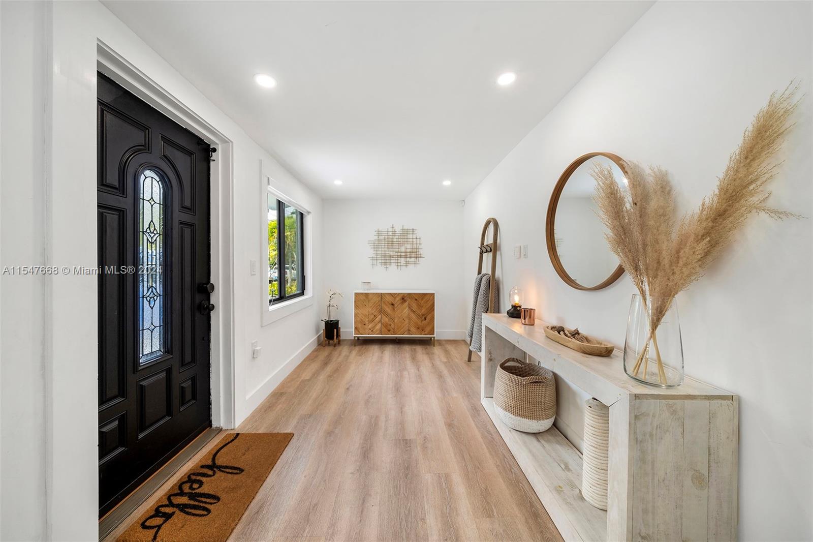 ROYAL PALM VILLAS - Residential