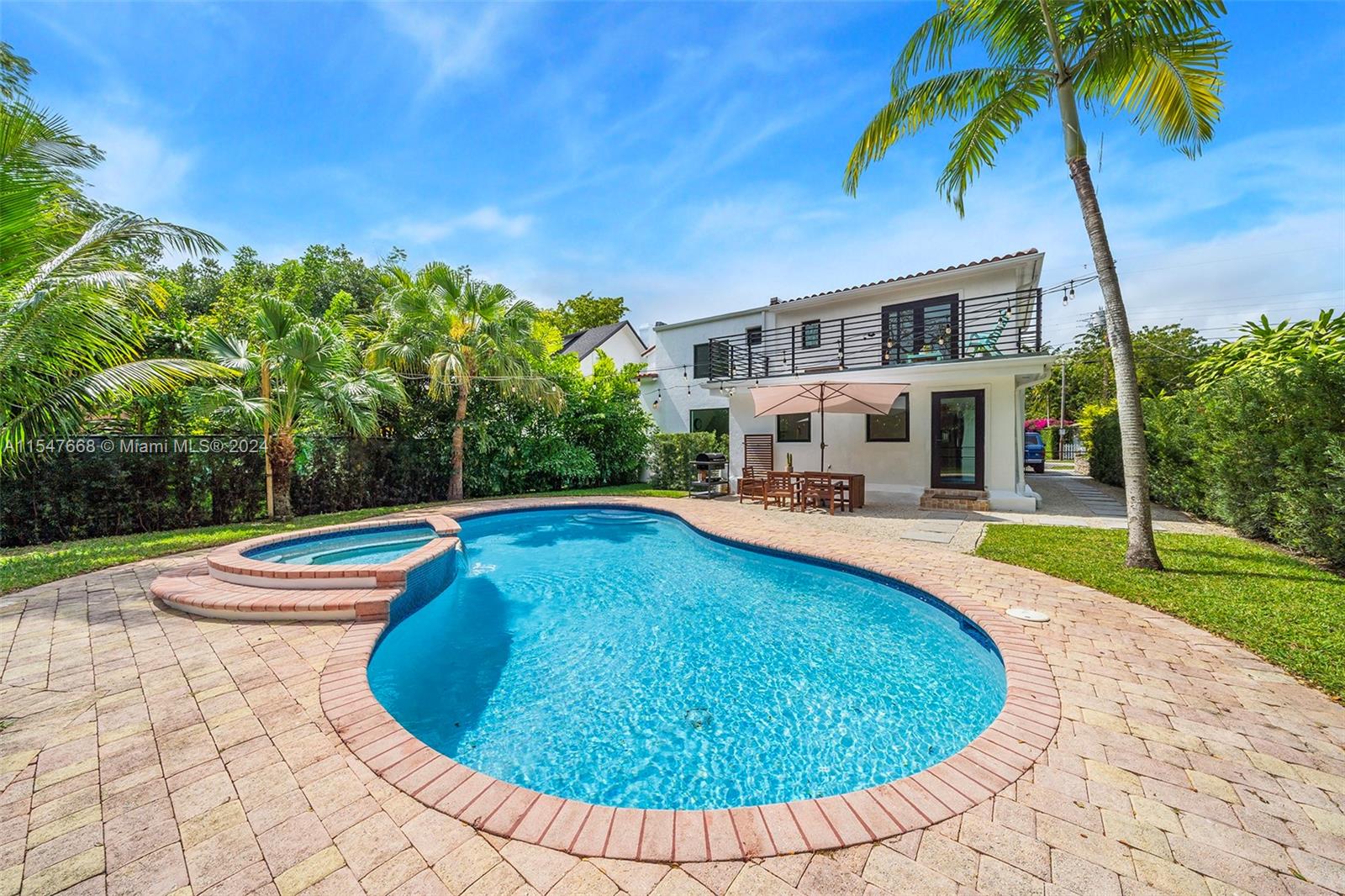 ROYAL PALM VILLAS - Residential