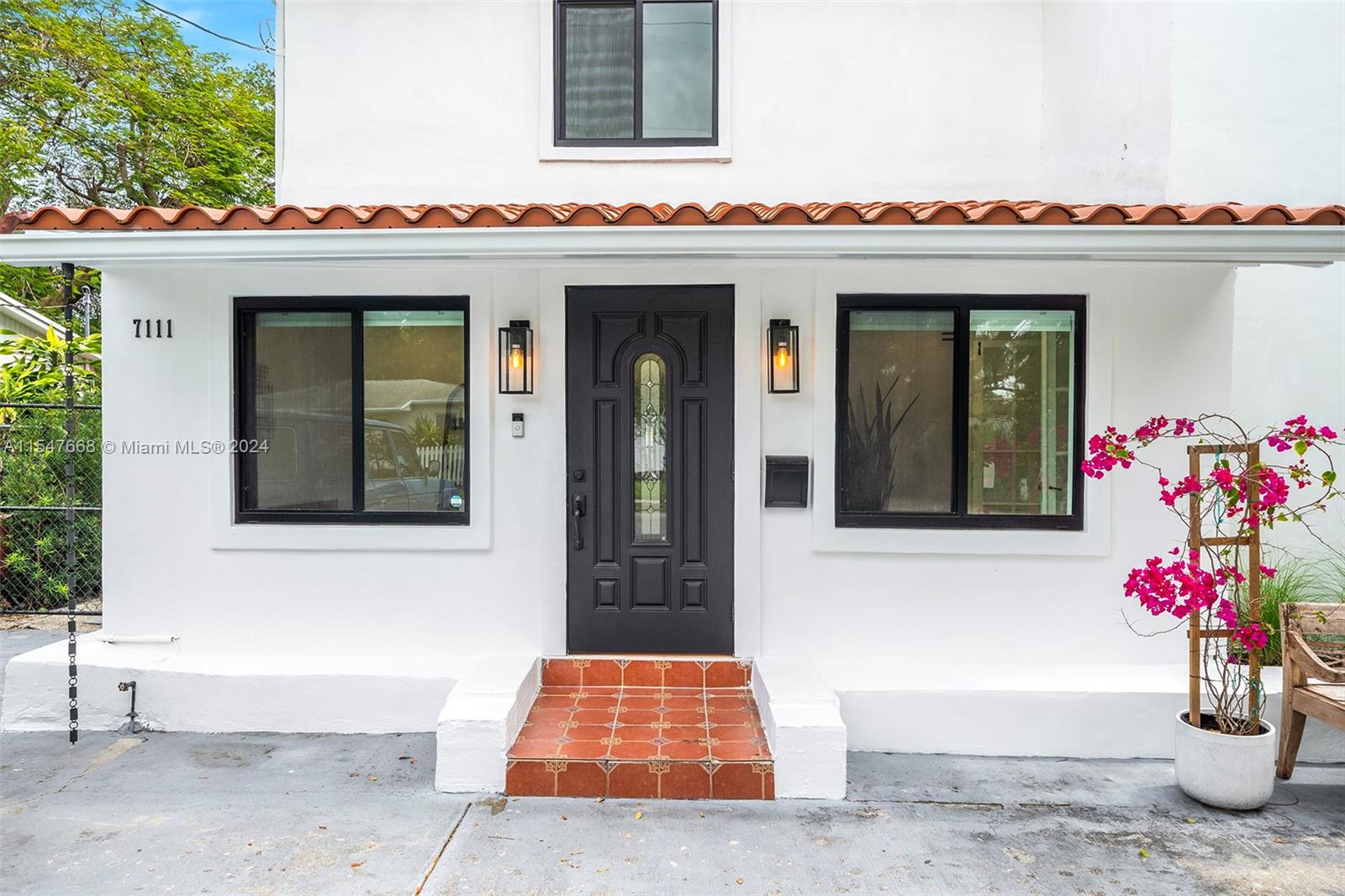ROYAL PALM VILLAS - Residential