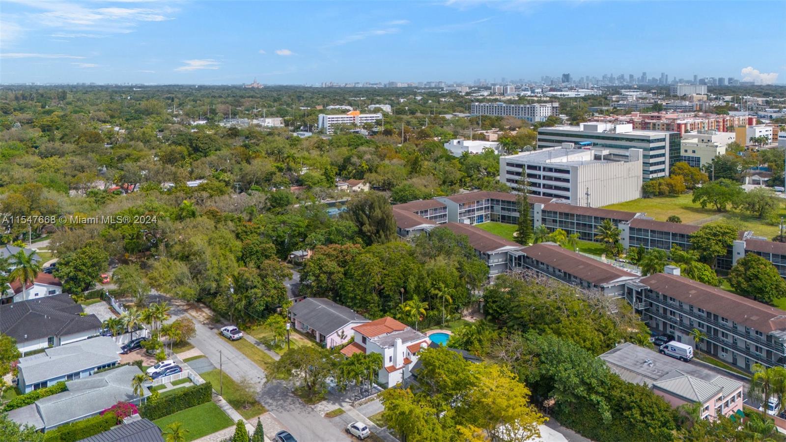 ROYAL PALM VILLAS - Residential