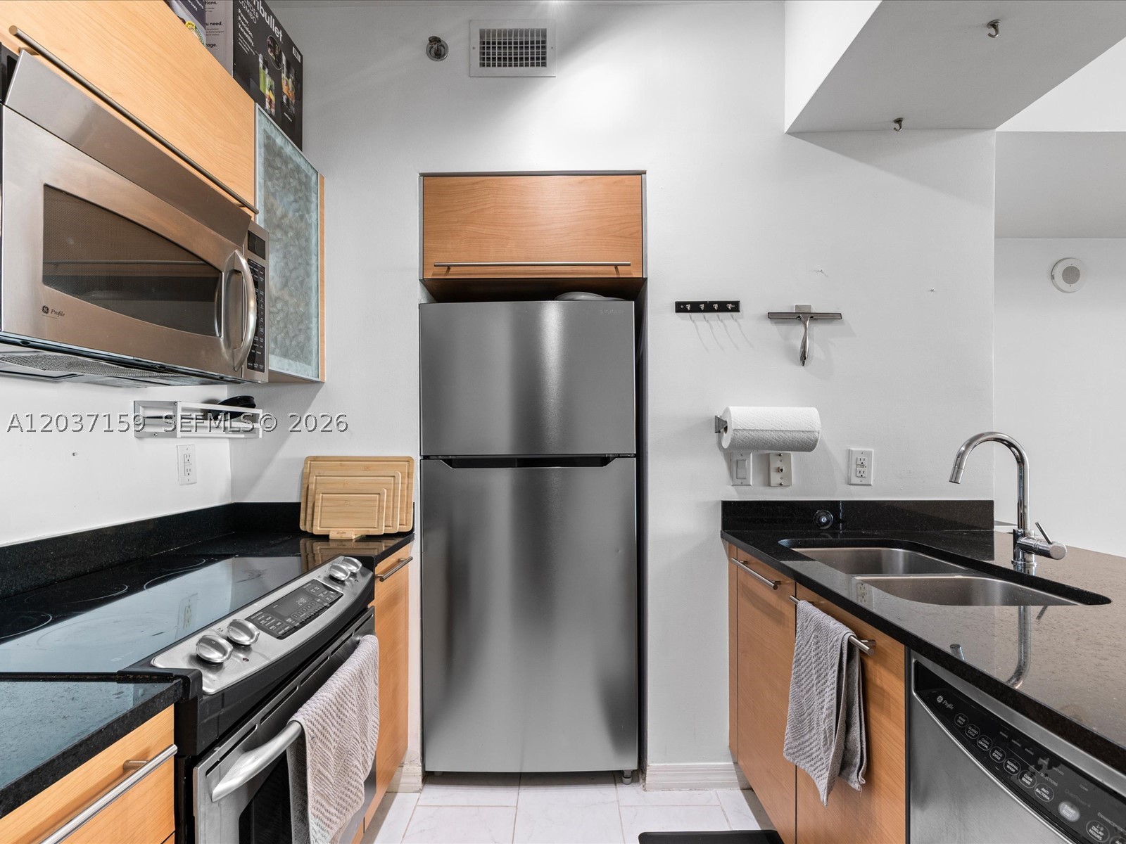 THE PLAZA 851 BRICKELL CO - Residential
