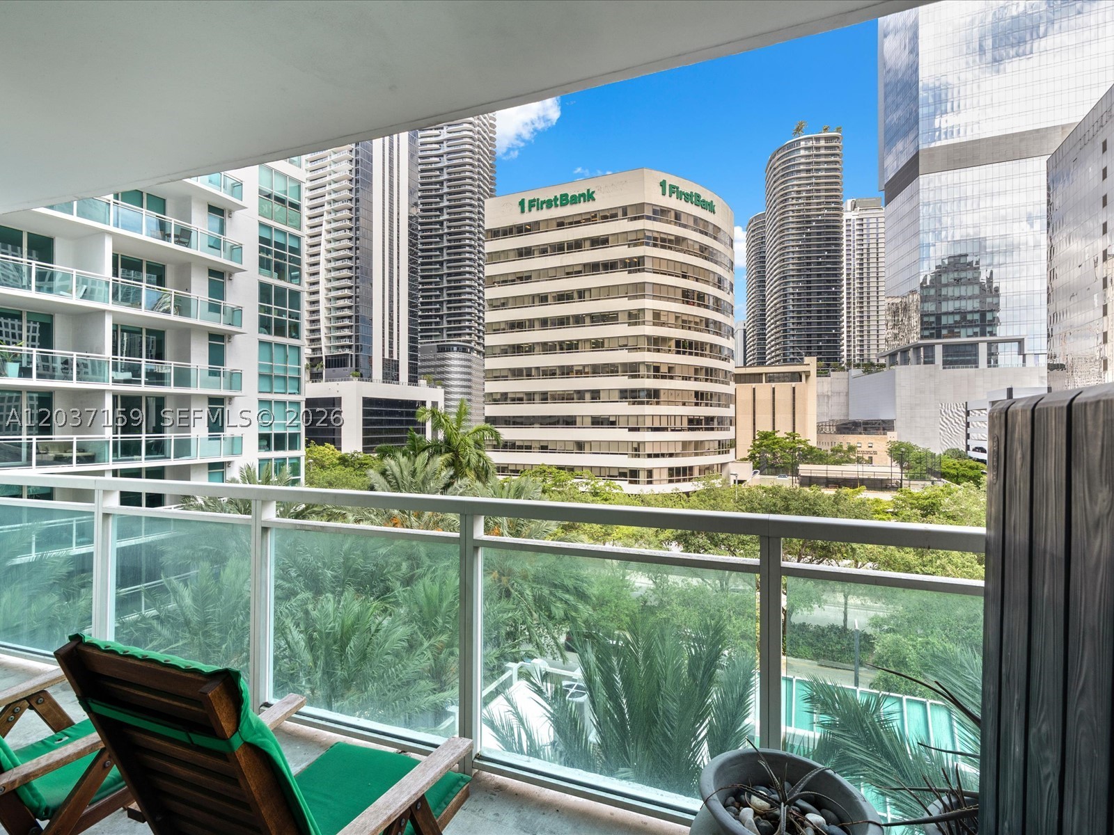 THE PLAZA 851 BRICKELL CO - Residential
