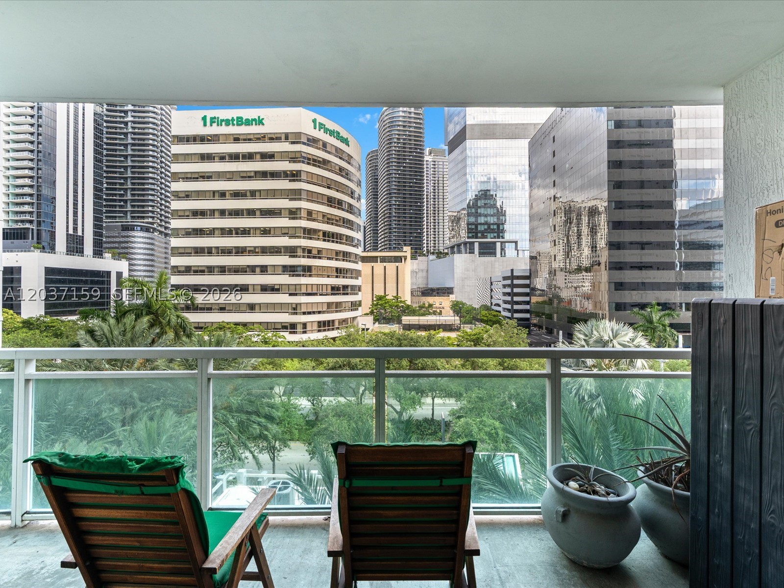 THE PLAZA 851 BRICKELL CO - Residential