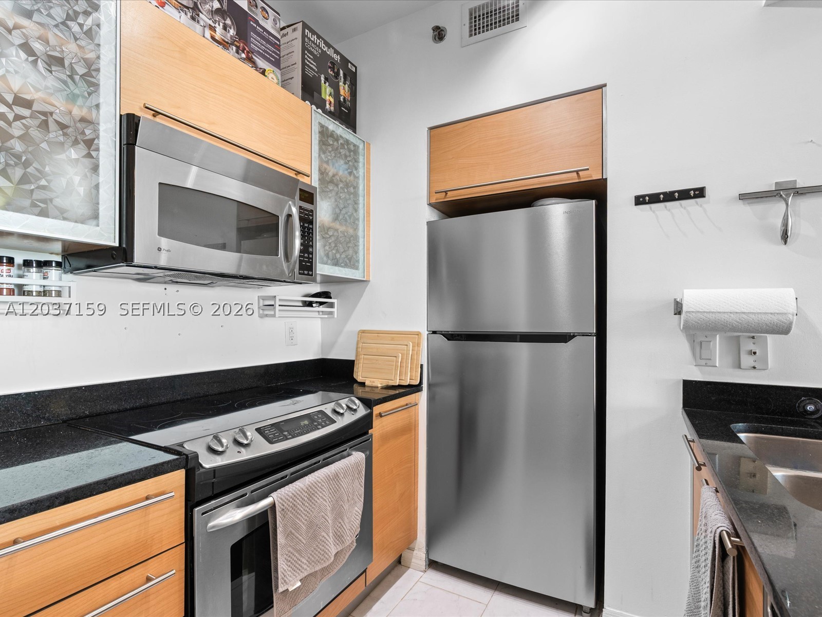 THE PLAZA 851 BRICKELL CO - Residential