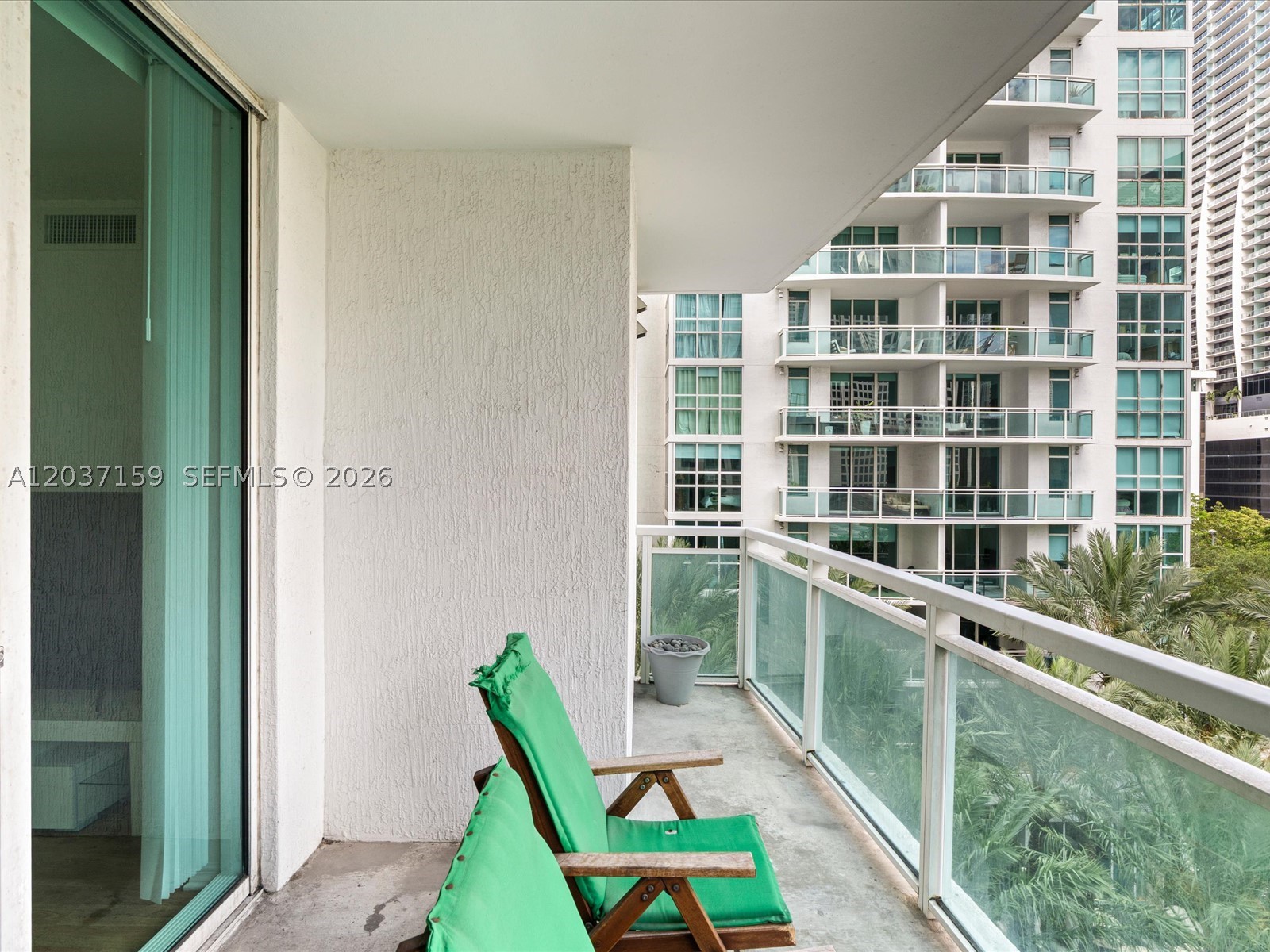 THE PLAZA 851 BRICKELL CO - Residential
