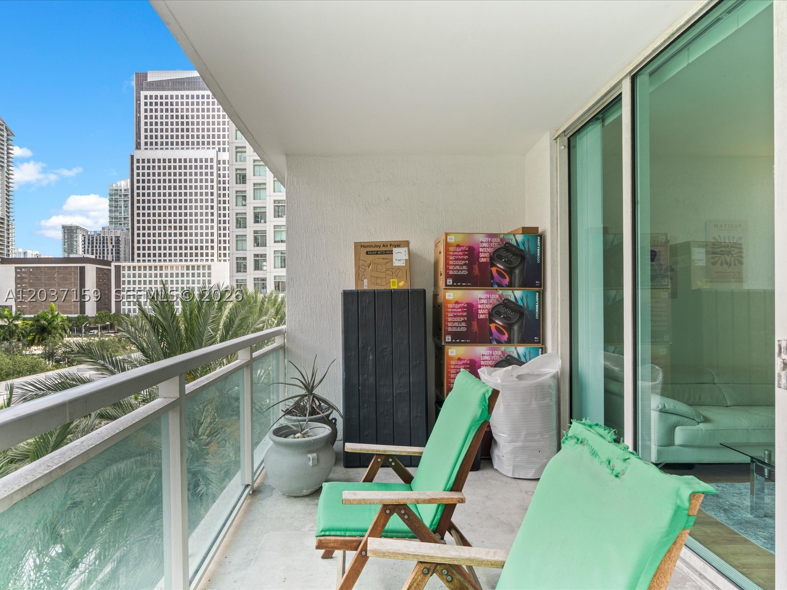 THE PLAZA 851 BRICKELL CO - Residential