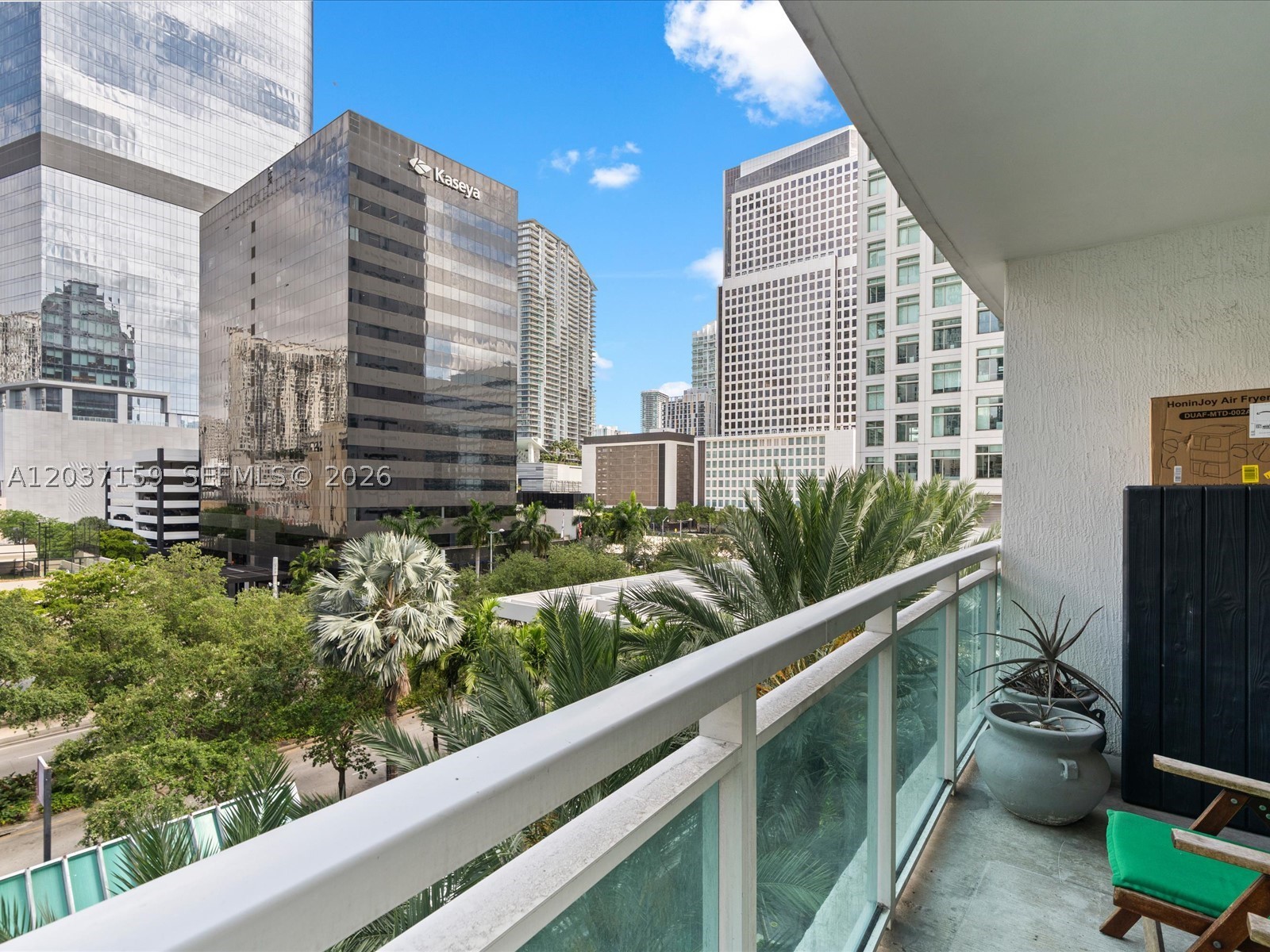 THE PLAZA 851 BRICKELL CO - Residential