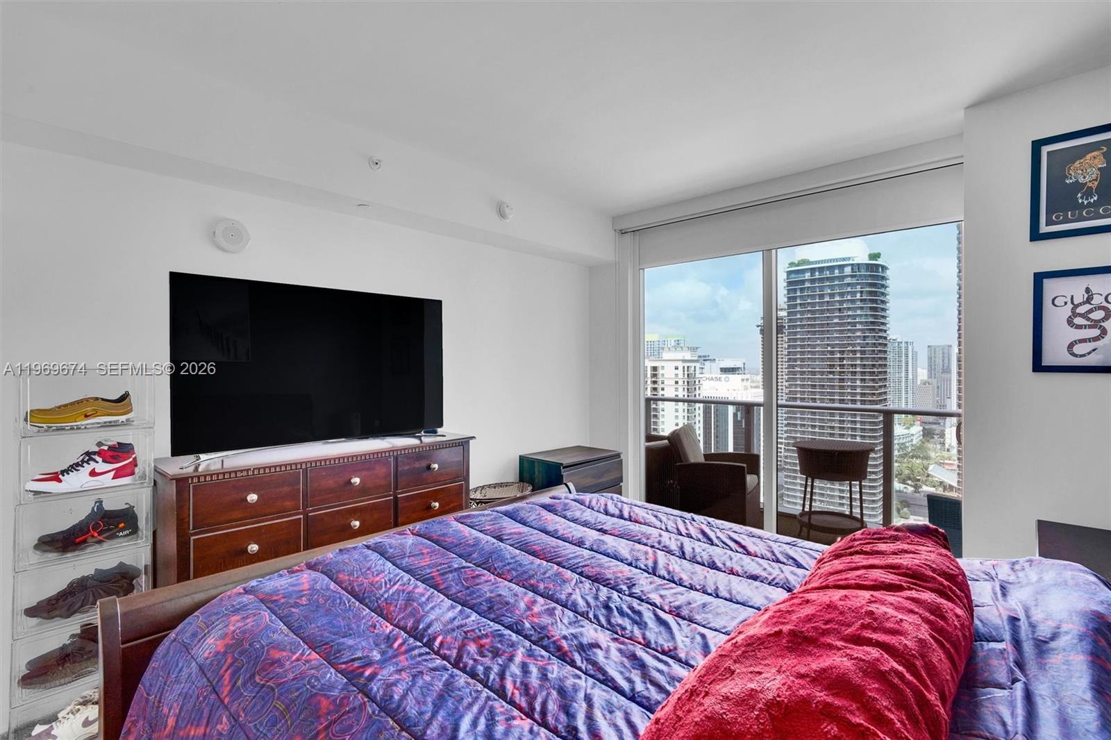 1100 MILLECENTO RESIDENCE - Residential