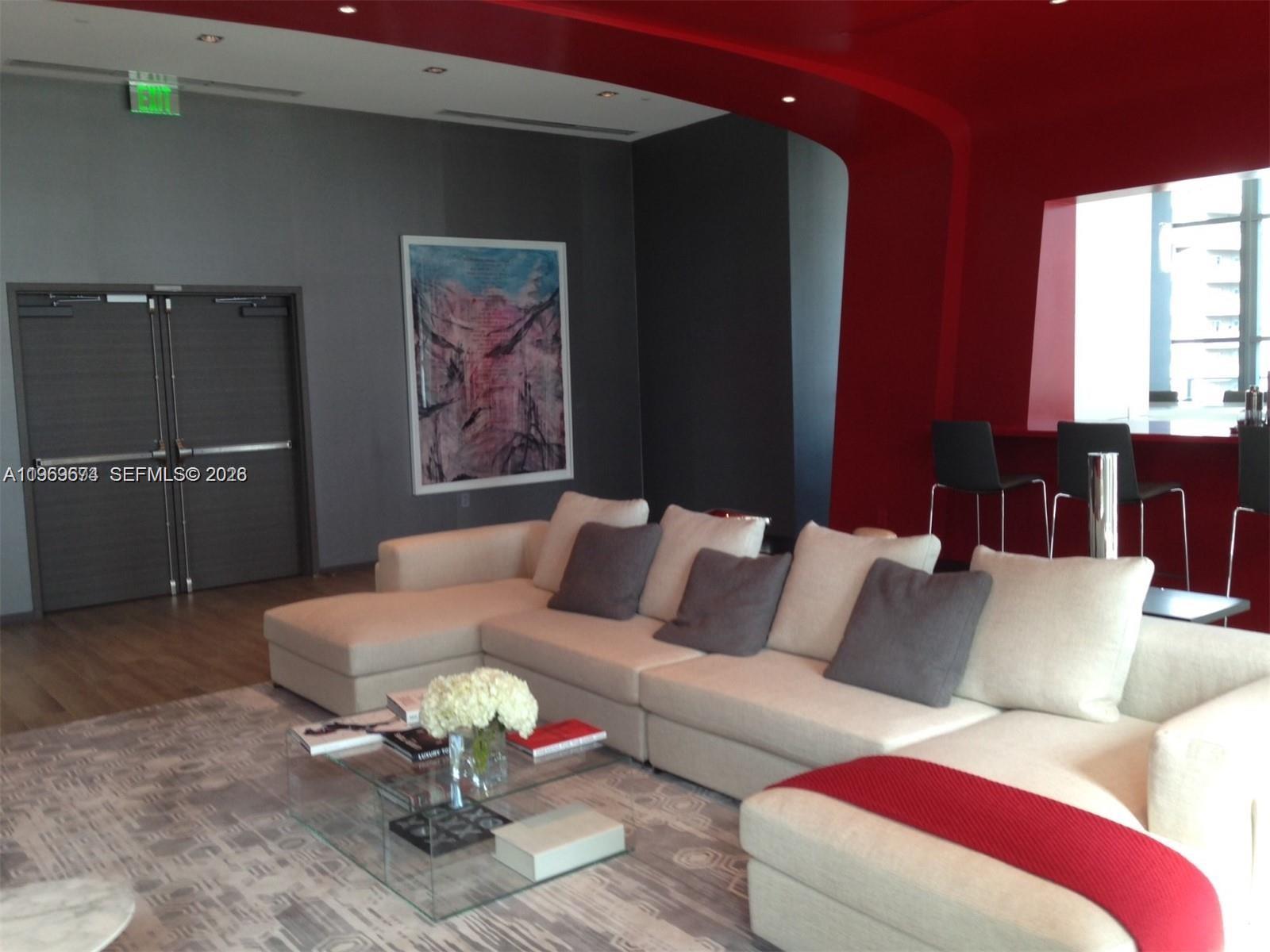 1100 MILLECENTO RESIDENCE - Residential