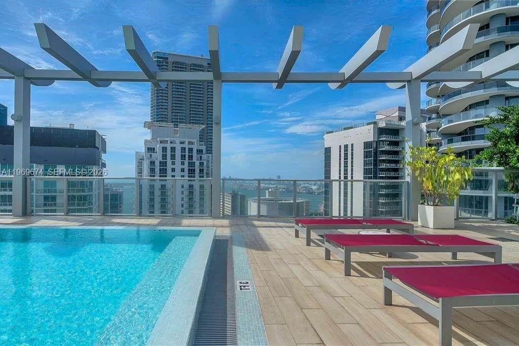 1100 MILLECENTO RESIDENCE - Residential