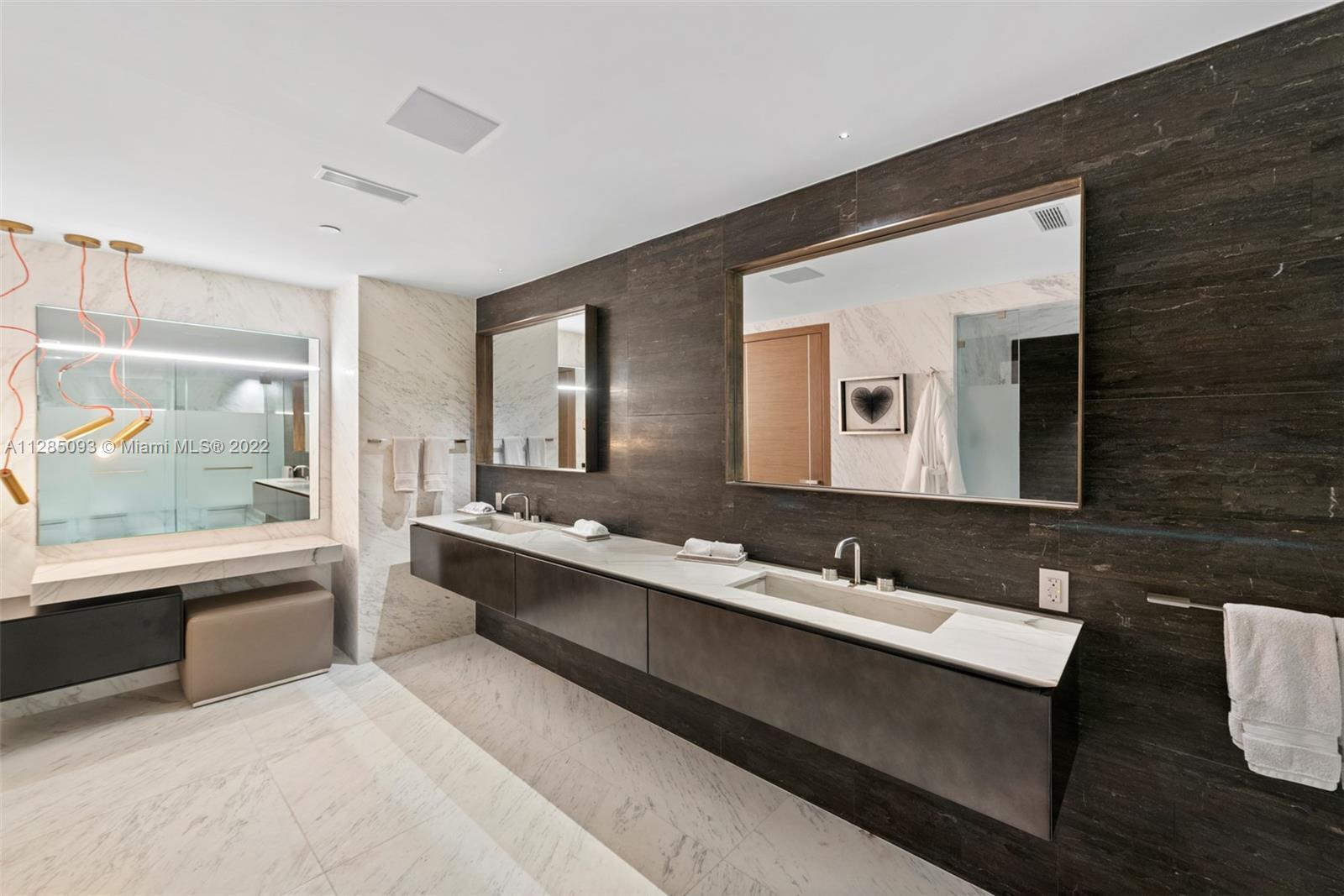 5000 BAYVIEW AT FISHER IS - Residential