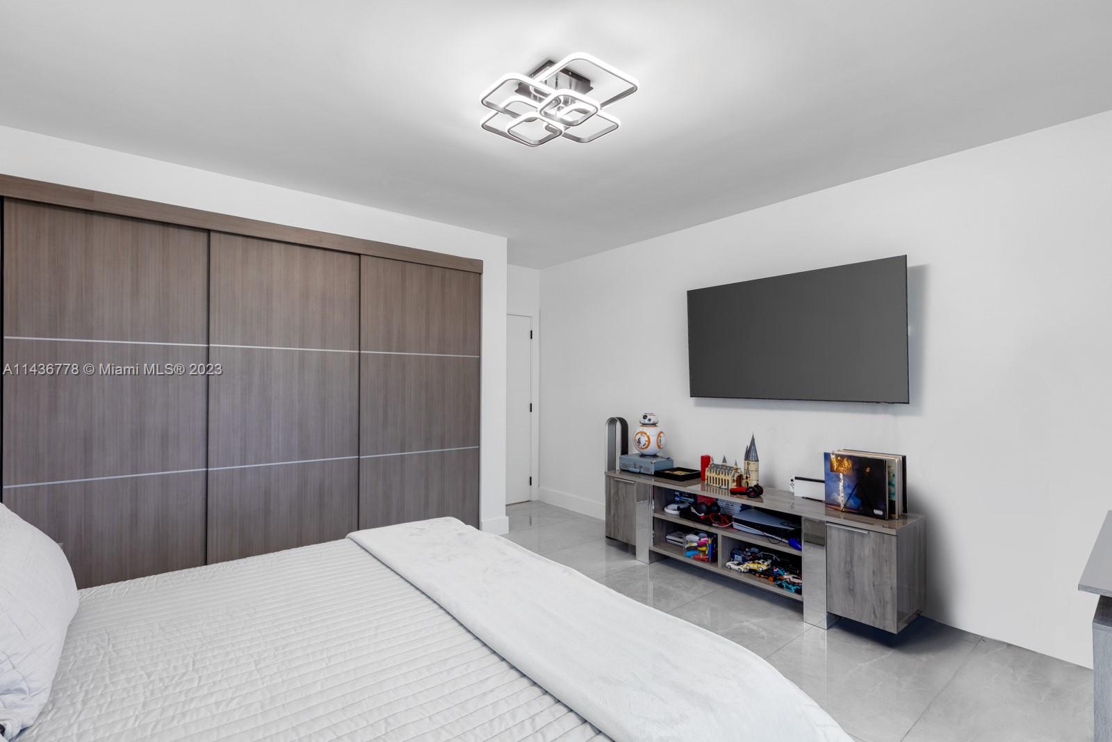 EARLETON SHORES - Residential