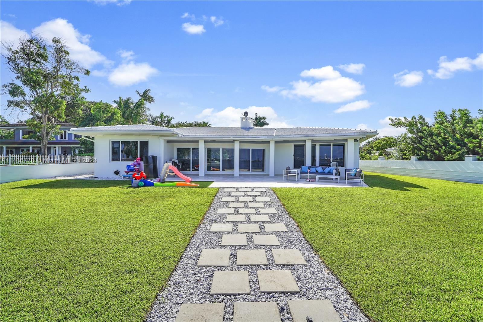 EARLETON SHORES - Residential