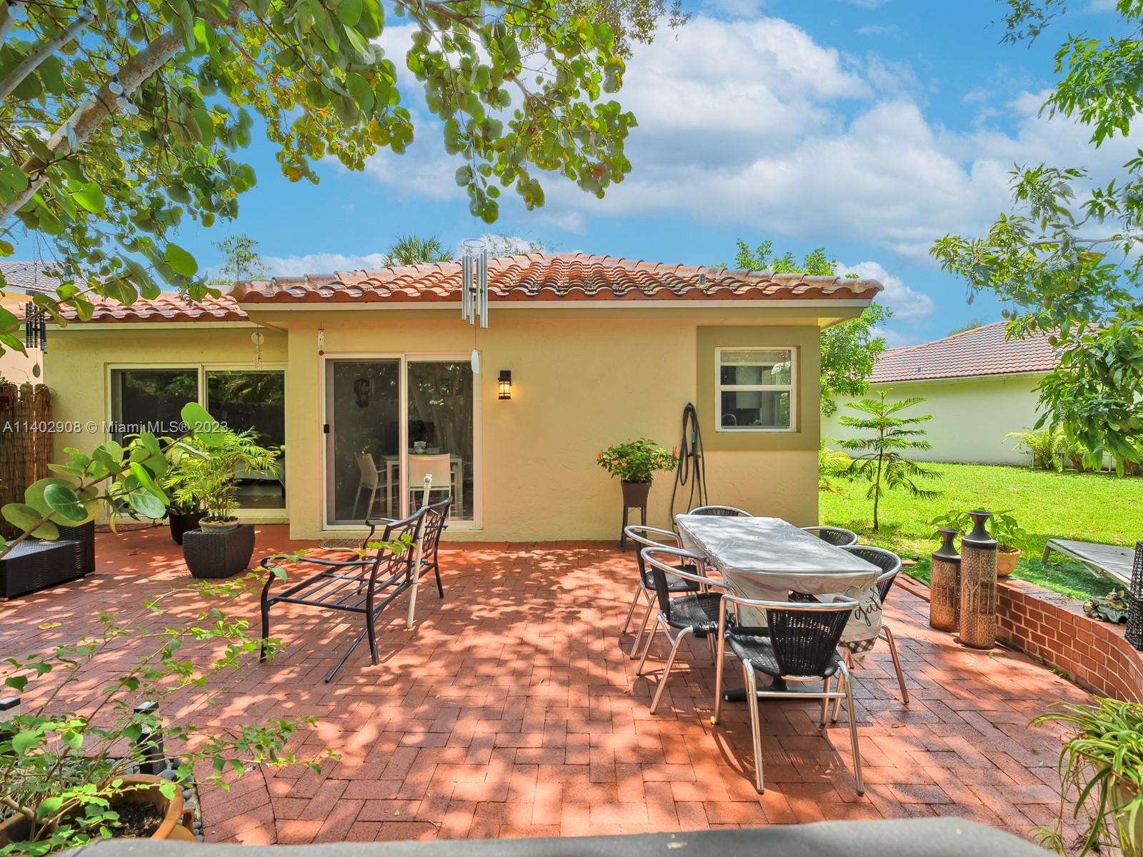 HOLIDAY SPRINGS EAST - Residential