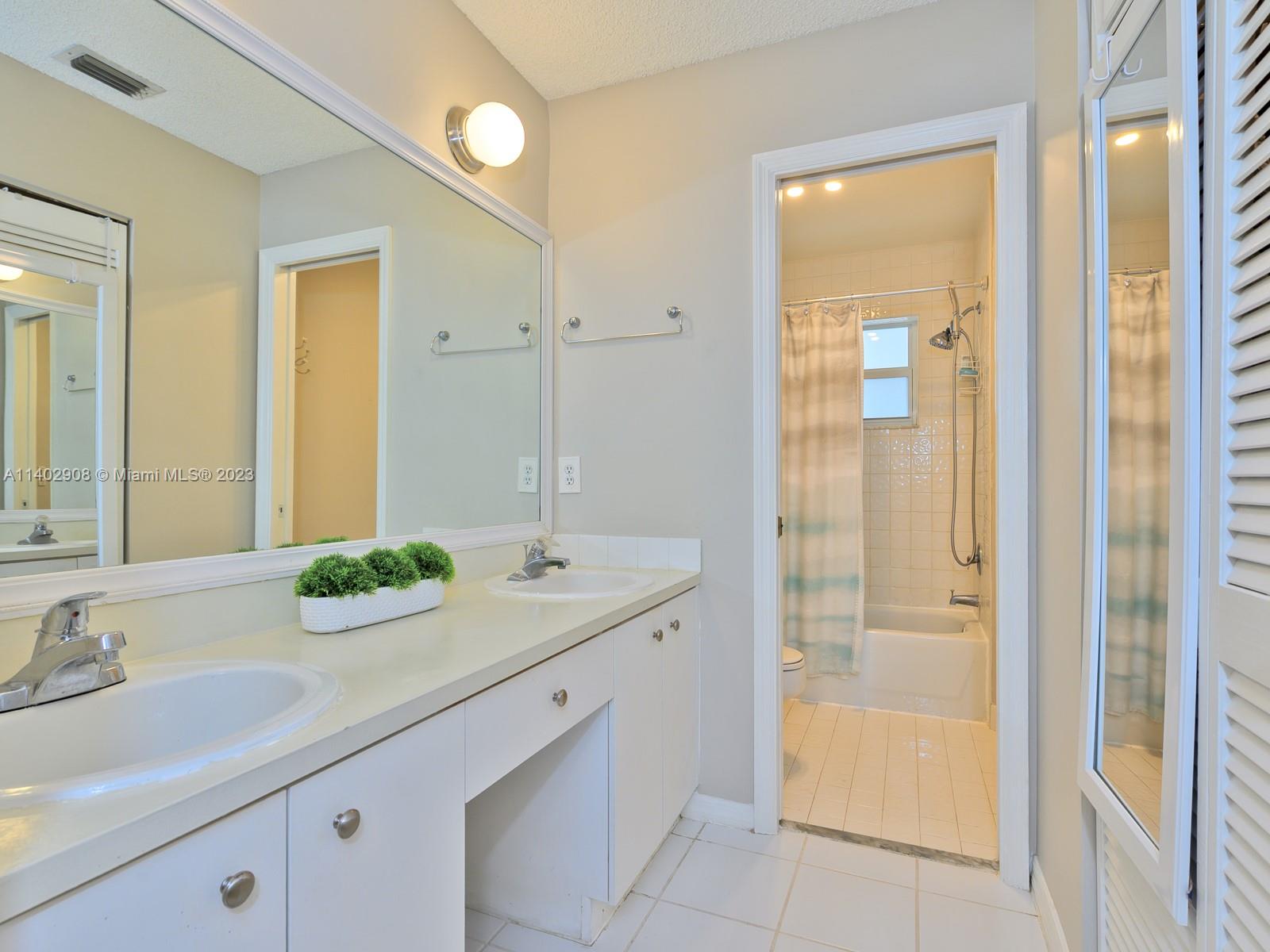 HOLIDAY SPRINGS EAST - Residential