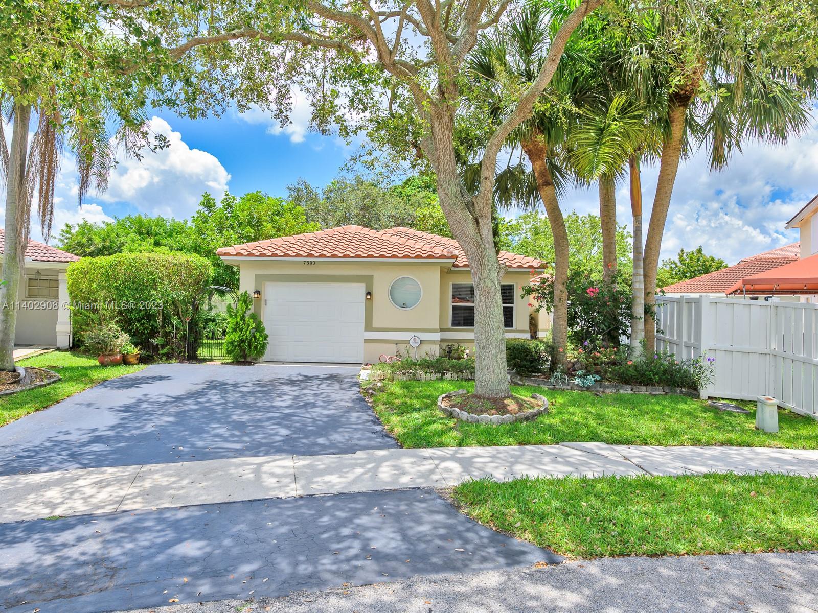Gorgeous home: bright, elegant, spacious, large back yard.  Roof 1 year old, Impact doors and windows. Great location; near excellent schools, beautiful parks, modern shopping, major highways,