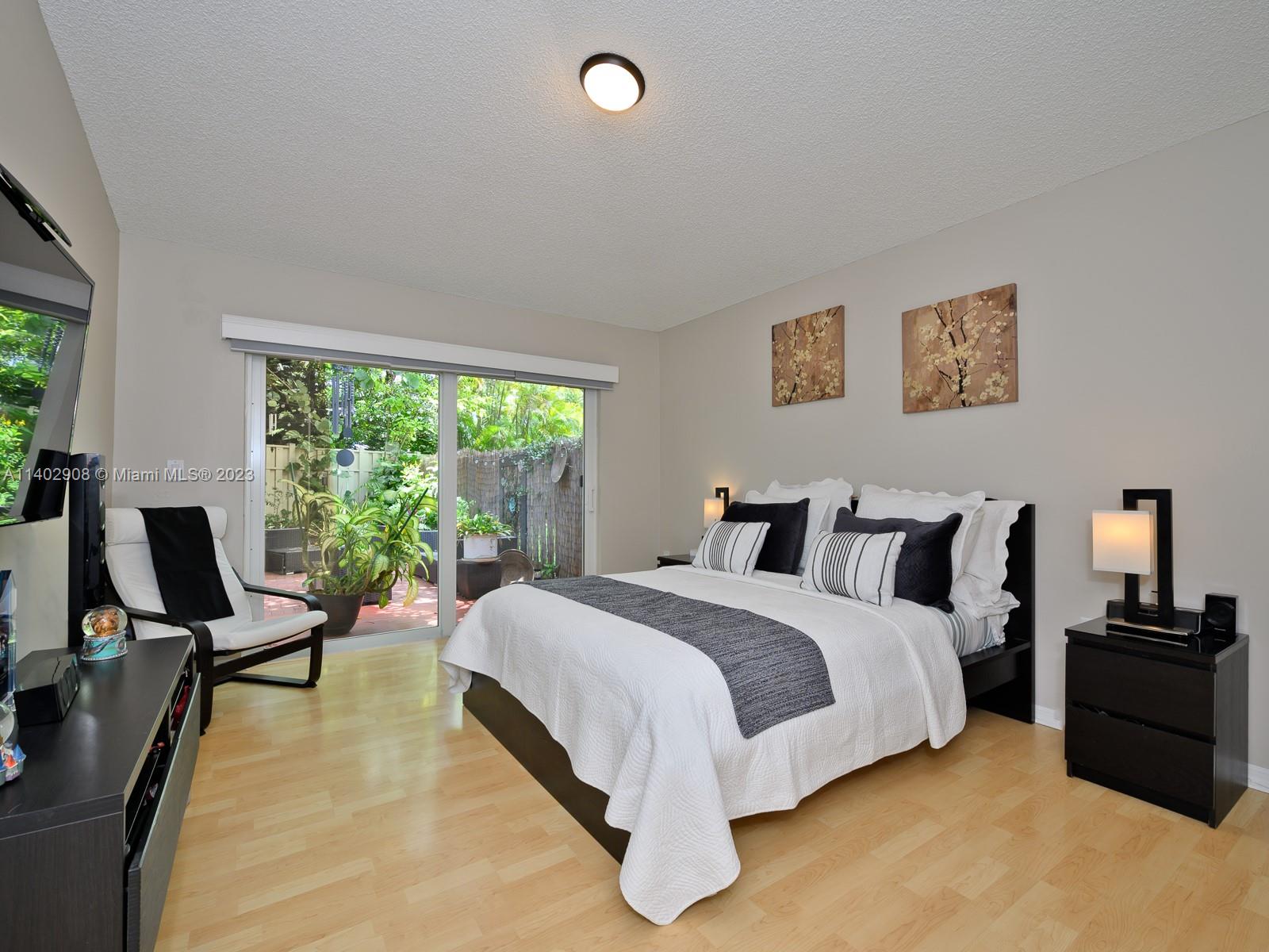 HOLIDAY SPRINGS EAST - Residential
