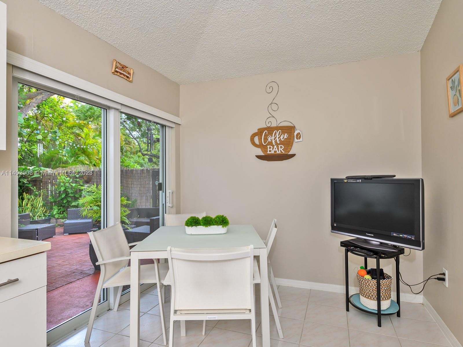 HOLIDAY SPRINGS EAST - Residential