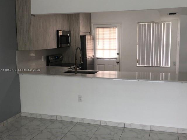 ROLLING GREEN CONDO G - Residential