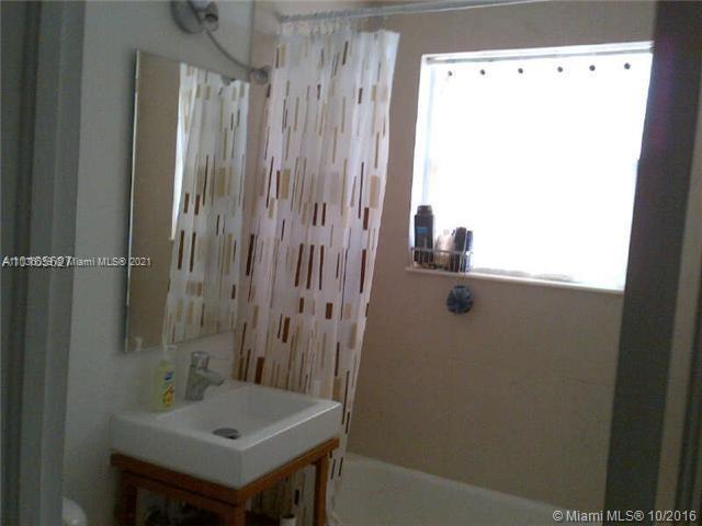THE BAYLISS CONDO - Residential Lease