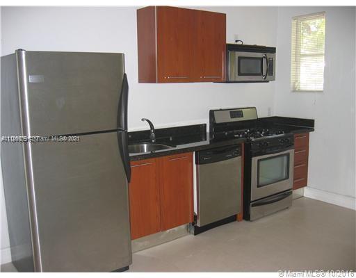 THE BAYLISS CONDO - Residential Lease