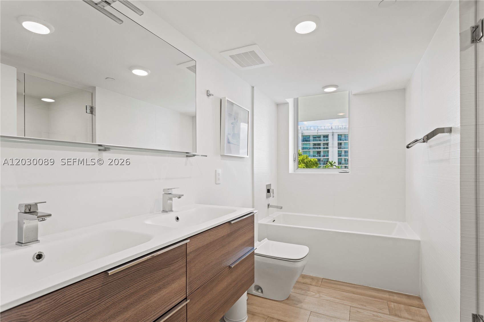 THE IVORY RESIDENCE CONDO - Residential