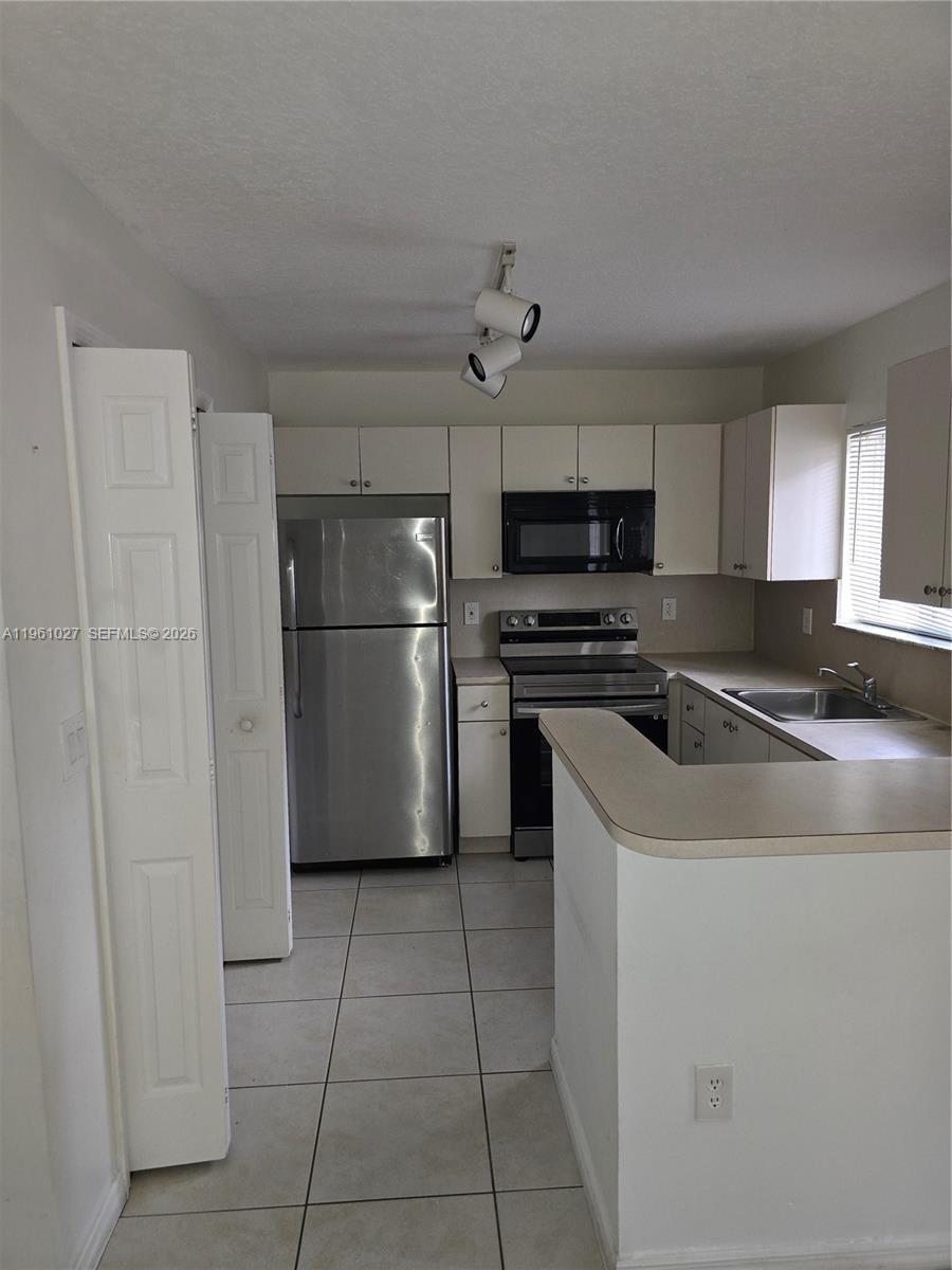 VENETIA GARDENS SOUTH CON - Residential