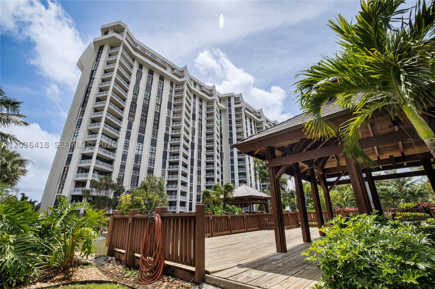 TOWERS OF QUAYSIDE CONDO - Residential Lease