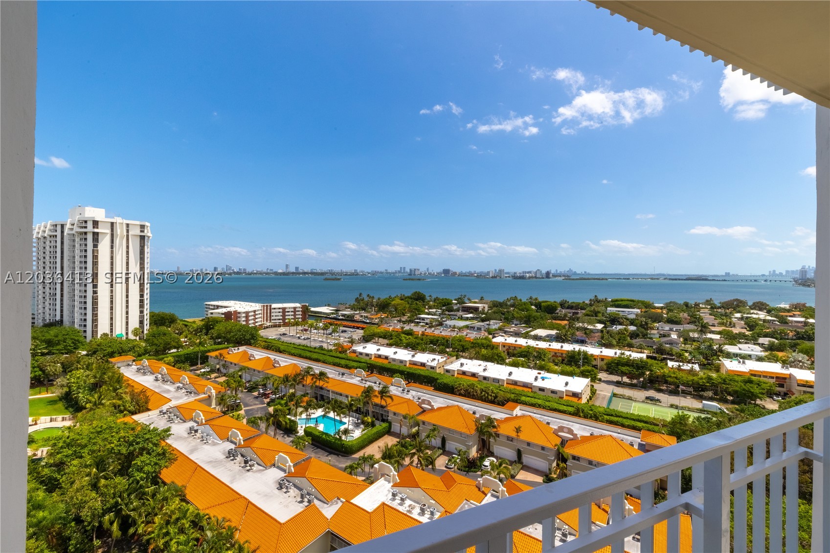 TOWERS OF QUAYSIDE CONDO - Residential Lease