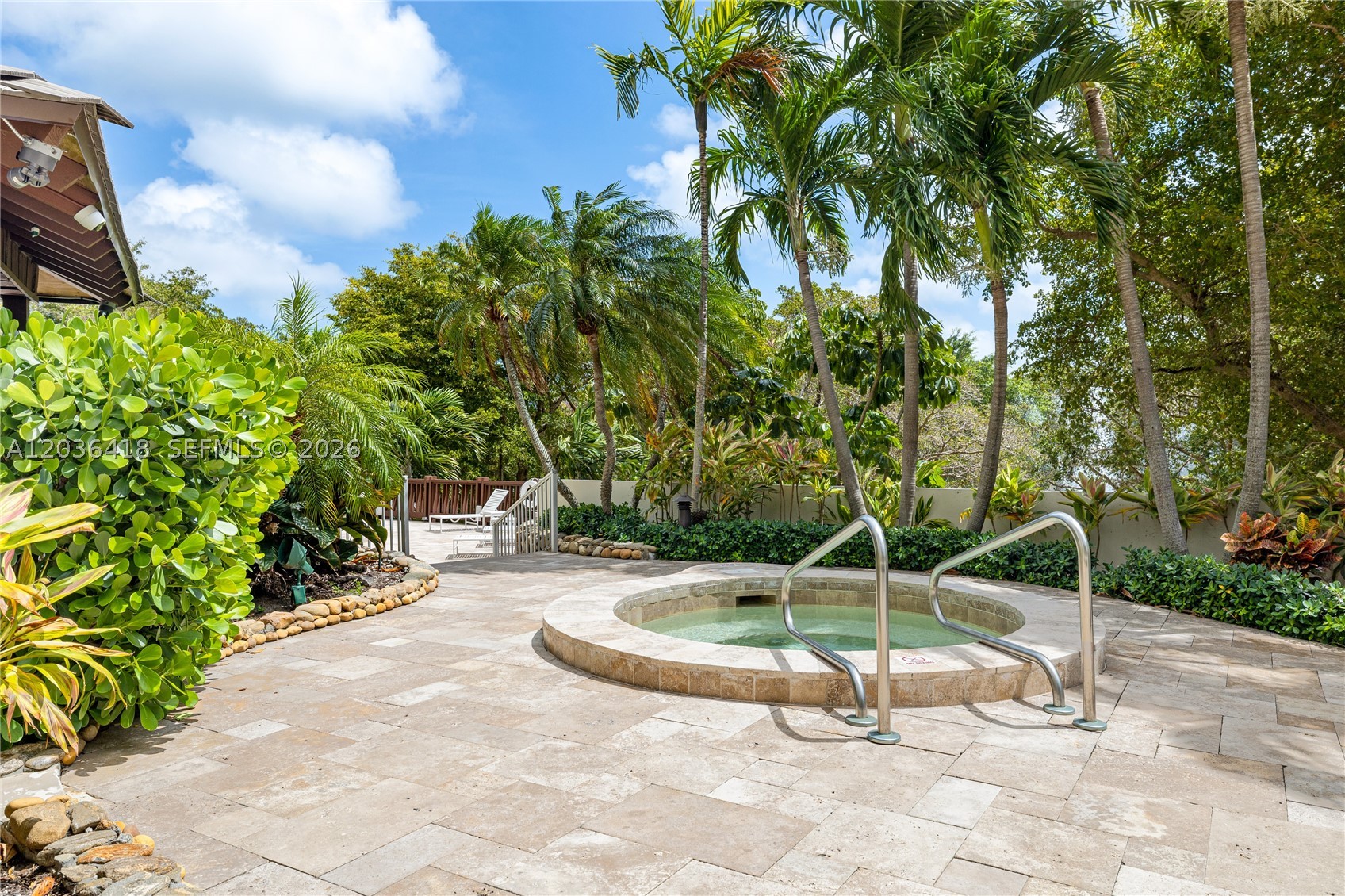 TOWERS OF QUAYSIDE CONDO - Residential Lease