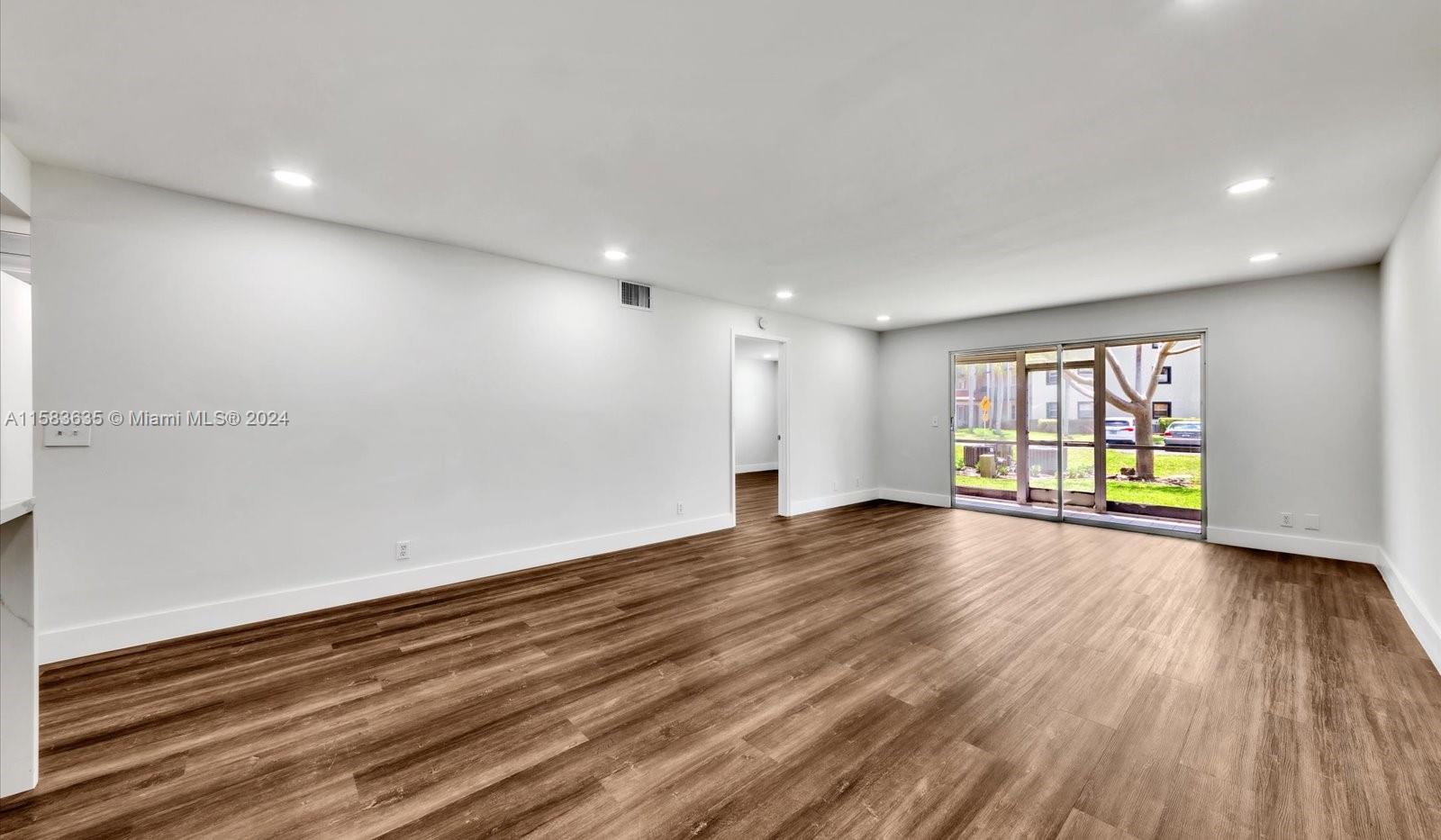 HAWTHORNE AT CENTURY VILL - Residential