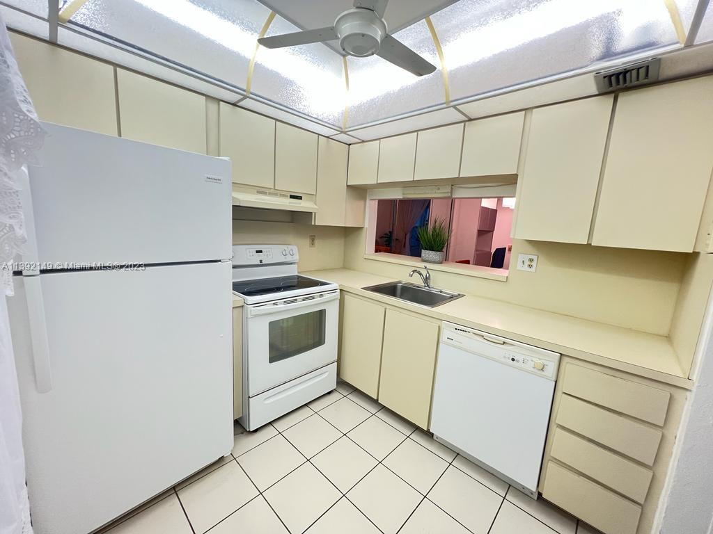 LIME BAY CONDOMINIUM 8 - Residential
