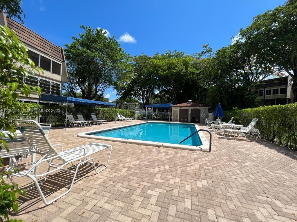 LIME BAY CONDOMINIUM 8 - Residential
